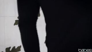 【麻花免费视频】吵架摔了手机，只能肉偿了.