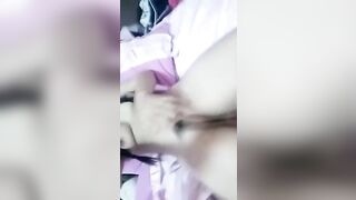 少见的双马尾麻花辫妹子