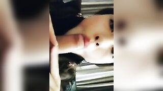 曾经的王者归来，露脸情趣女仆黑丝小野猫，性感热舞诱惑，先来个口交秀热身吸蛋蛋真给力