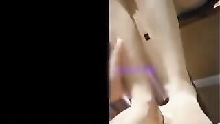 大Y哥新作170美腿护理妹子脚撸口爆大Y哥的大鸡巴上部