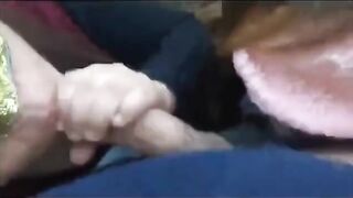 大白天路边草丛里双飞老婆和爆乳小姨子-露脸