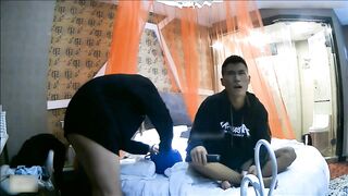 360监控偷拍清纯大二学妹和男友酒店开房啪啪啪