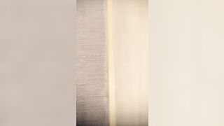 【七天极品探花】极品颜值，罕见美乳，近景掰穴口交，高冷小姐姐被撩拨得欲火焚身，一场床上一场沙发满足观众需求