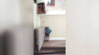 【全国精品拽拽】风骚美少妇，肤白如玉跳艳舞，黑丝诱惑骚气逼人，沙发啪啪后入这大白臀真刺激