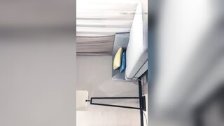 【战狼行动】3000网约极品女神，肤白貌美，D罩杯，粉嫩小樱桃，沙发掰穴粉鲍多汁，超清晰4K设备偷拍