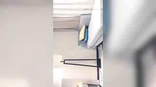 【战狼行动】3000网约极品女神，肤白貌美，D罩杯，粉嫩小樱桃，沙发掰穴粉鲍多汁，超清晰4K设备偷拍