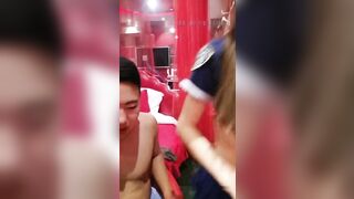 刚离开团队独自直播的170CM大长腿性感美女为了拉人气和粉丝网友酒店啪啪直播,没想到男的还带了春药.国语!-