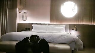 小宝寻花约了个双马尾卡哇伊萌妹子啪啪，穿上女仆装舌吻摸奶调情骑坐后入猛操