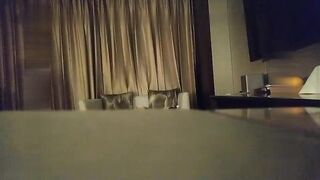 文哥酒店高价约了位高冷范极品性感美女,奶大臀翘,身材好,沙发上玩逼口交,床上刚开操被美女发现,翻车了.国语!