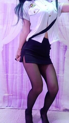 极品大奶少妇『坏姐姐』单人剧情演绎女警制服骚话诱惑爆菊喷了一地的水