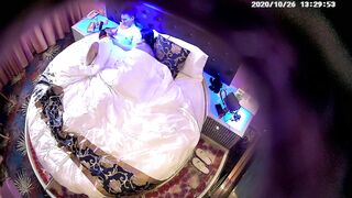 主题酒店情调豪华圆床偷拍眼镜男中午午休和单位已婚 骚女同事偷情穿上性感情趣内衣搞