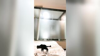 神似董洁，极品美乳00后，跟男友酒店开房啪啪，鸳鸯浴69调情，白嫩胴体看着就让人流口水