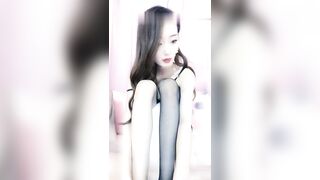 高颜值气质不错美少妇和炮友啪啪，苗条身材口交上位侧入猛操，呻吟娇喘大声非常诱人