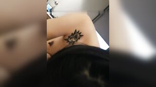 武汉奔驰哥的风流一夜，【轩逸探花】，缺钱兼职00后，停车场口交，酒店洗澡啪啪，小嫩妹没防备以为只是自拍，服侍周到体贴