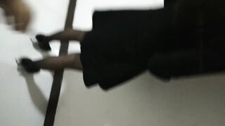 “你值1000嘛就这B样的”对白搞笑钱不到位不给干的高跟黑丝卖肉女最后给800宿舍无套又吹又插叫爸爸淫叫很骚