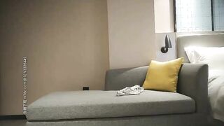 鸭哥侦探约了个黑裙性感花臂纹身妹子啪啪，口交抽插猛操上位骑乘自己动