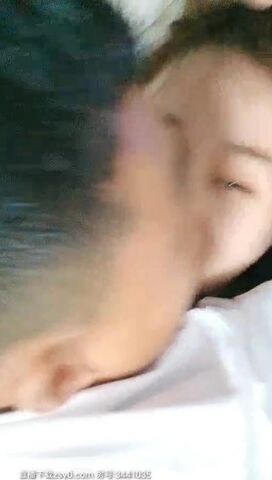 黑丝骚浪嫂子诱惑我啪啪 直接推倒开操 连续抽插醉眼迷离骚货嫂子 扛腿猛操小骚货直叫BABA 干翻她骚穴 高清源码录制