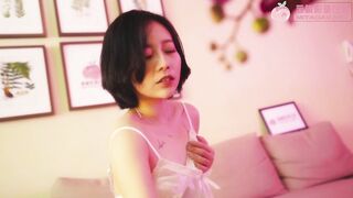 【蜜桃の誘惑】爱抚吸吮蜜桃 抽搐潮湿喷水  气质女神苏文文首度热浪奔放极品诱惑 必须操翻她的小穴 高清720P原版首发