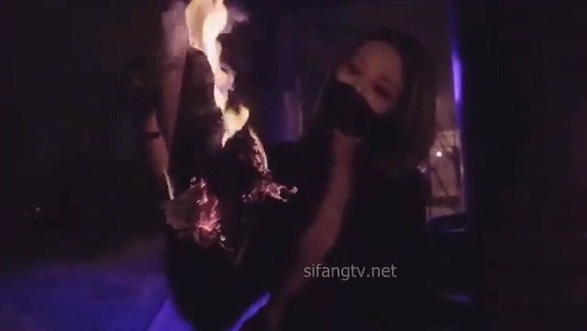 【超极品流出】绝品女神『卿卿口罩娘』最新超大尺度私拍 漂亮美乳 本年度完美身材妖娆女神 高清私拍151P 高清720P版