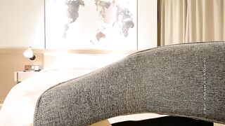 小宝寻花大神回归高素质外围妹子，大长腿包臀裙跪着口交，让妹子自慰侧入后入被操的呻吟受不了