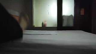 小马丶寻花妹子洗完澡换上性感睡衣，大奶乳推舔屌按头插嘴，口活不错乳推最后射在嘴里