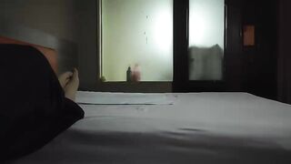 小马丶寻花妹子洗完澡换上性感睡衣，大奶乳推舔屌按头插嘴，口活不错乳推最后射在嘴里