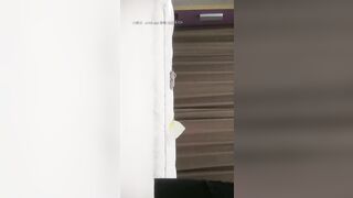 推油少年女子SPA私密按摩声音甜美翘臀妹子按背时故意发出娇喘声揉她阴蒂时受不了主动掏J8吃啪啪内射呻吟销魂最后妹子哭了