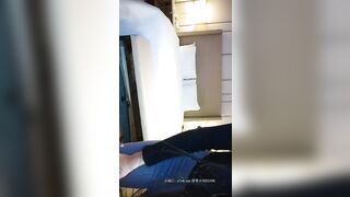 日榜周榜冠军新一代女探花4-6同闺蜜连搞2场玩双飞第一个大叔连射2次第二个80后闷骚眼镜男浴缸肏到床上2女超级骚