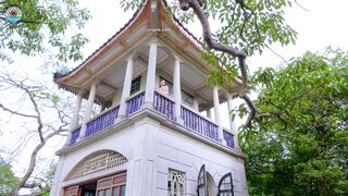 曾经超火P站宜家事件女主角▌Fullfive ▌公园露出观景楼光明正大自慰，女生的行为更是为景区添加别样色彩