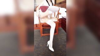 骨灰级网红小萝莉▌软萌萝莉小仙女 ▌包臀裙高筒白丝绝对领域娇美身姿，淫靡白虎嫩穴透明阳具欲仙欲死