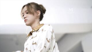 麻豆传媒映画最新国产AV佳作 MD0149 凌辱凡尔赛文学少女 李文雯