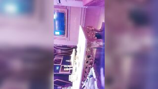 【歌厅探花陈先生】，商K达人，设备清晰度升级，苗条漂亮小姐姐合唱几曲，脱光沙发干，淫水不少擦好久