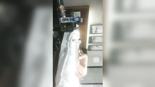 【三线探花】，小伙今夜约战00后小萝莉，粉嫩干净，侧颜颇有几分像张子枫，大胸乖巧又配合，花式啪啪