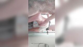 【探花老王】，良家小少妇今夜独守空房，深夜赴小区偷情，沙发床上浴室一直战斗不停，真实紧张刺激好精彩