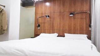 【麻花免费视频】666小祁探花约了个高颜值大长腿衬衣外围妹子，先聊聊天增进感情再开始干侧入后入抽插