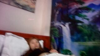 【麻花免费视频】老婆气质漂亮的美女闺蜜,勾搭很久都没就范,一次吃饭时趁机把她灌醉带到宾馆慢慢脱掉衣服啪啪,毛少逼嫩狠狠抽插!