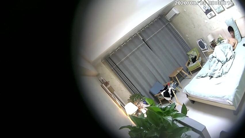 【麻花免费视频】大学城附近主题酒店摄像头偷拍学生情侣开房做爱啪啪啪