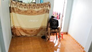 【麻花免费视频】房东出租屋偷装摄像头意外偷拍到新入住的年轻情侣搞卫生刚挂上窗帘就迫不及待在凳子上啪啪了对白清晰