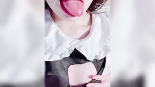 【麻花免费视频】极品推特网红美少女飘零▌月月酱 ▌白皙粉嫩肌肤女仆装二穴跳蛋夹击 潮吹失禁溢出滑落美艳淫臀