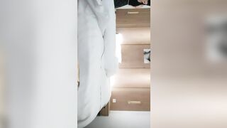 【麻花免费视频】大屌哥丶寻欢花臂纹身大奶美少妇，撩起衣服露奶子，舔屌口交翘起大屁股，后入撞击抬腿侧入猛操