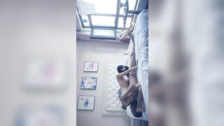 【麻花免费视频】小天把你带回家，抠逼玩弄清纯小美女，69口交大鸡巴舔骚穴，主动上位爆草抽插，让骚逼给口出来