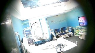 【麻花免费视频】最近很热的情趣酒店海洋套房摄像头偷拍小妹吃完早点和姐夫开房偷情姐夫貌似很忙不停有电话打入