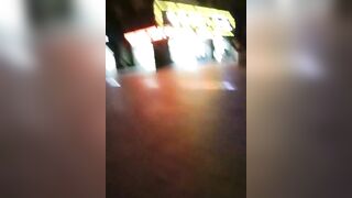 【麻花免费视频】渣女来袭步行街路边勾引个做轮胎生意的年轻小哥车震无水印高清源码录制