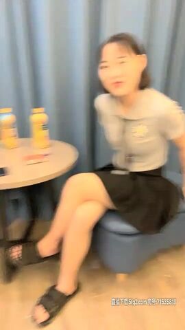 【麻花免费视频】约了个短发甜美嫩妹，摄影老哥不行给小弟上足交深喉口交