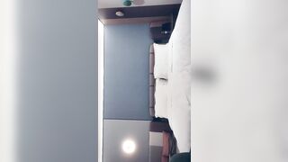 【麻花免费视频】赵总极品寻花深夜高素质外围妹，苗条身材大长腿一天三炮，深喉口交骑乘后入猛操，干的受不了按头口交