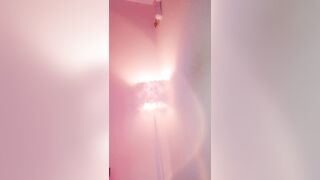 伊崽白嫩美乳展示诱惑粉穴自慰