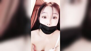 【麻花免费视频】学姐丫丫挣点外快侧漏大奶粉穴玩弄呻吟