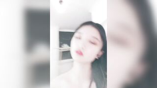 【麻花免费视频】清欢展示白嫩肥臀自慰摸逼好想舔