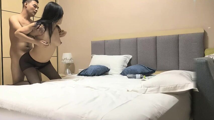 【麻花免费视频】约极品性感包臀裙妹子啪啪穿上黑丝骑乘猛操