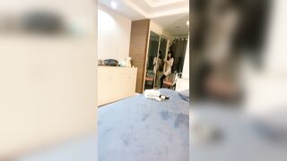 【麻花免费视频】长发少女展示各种操逼姿势诱惑玩弄呻吟02